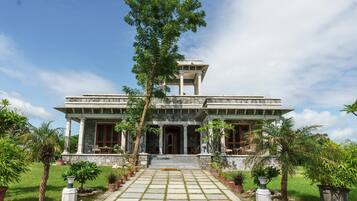 Fachada de la propiedad