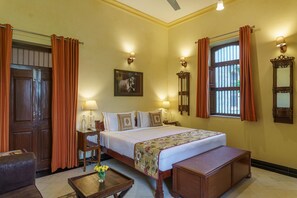 Egyptian cotton sheets, premium bedding, free WiFi, bed sheets