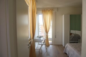 1 chambre, bureau, fer et planche Ă repasser, Wi-Fi