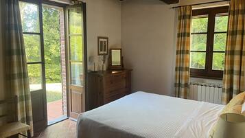 4 Schlafzimmer, Schreibtisch, WLAN