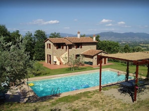A heated pool - Secluded Villa, private heated Pool, Wi-fi and TV. Secure Payment (Civitella di val di chiana)