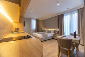 Superior Apartment | Minibar, in-room safe, desk, laptop workspace - Kalima resort (Mostar)