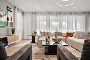 Televisie, een open haard en videospelletjes