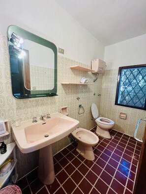Bathroom - Trilocale in Centro con Giardino (San Teodoro)