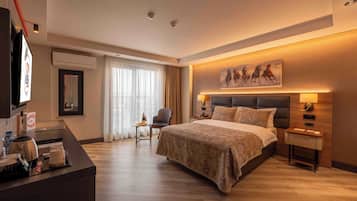 Double or Twin Room | Egyptian cotton sheets, premium bedding, down comforters, minibar