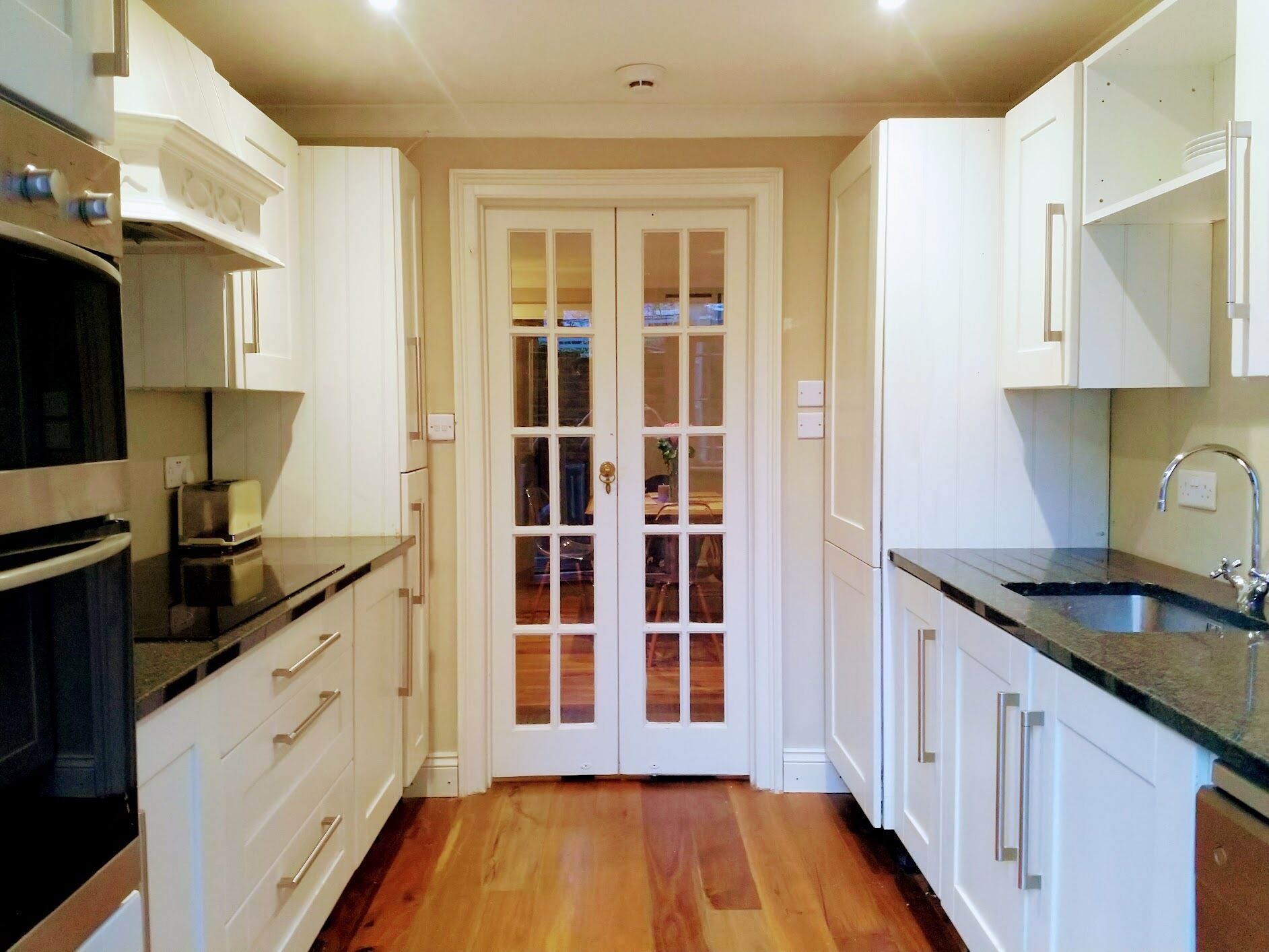 雪櫃、微波爐、焗爐、爐具