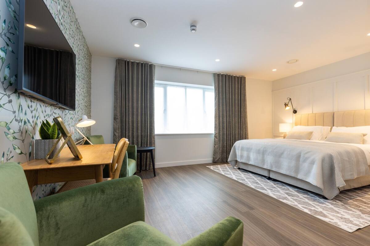 In-room safe, blackout drapes, iron/ironing board, WiFi (free)