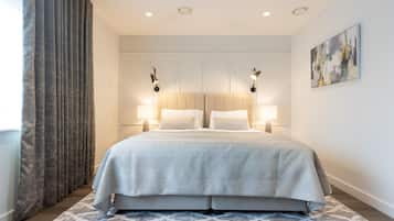 Deluxe Double Room, Accessible, Ensuite | In-room safe, individually decorated, individually furnished