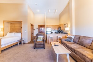 TV, fireplace, DVD player - Top Floor w/ Mountain & Ski Slope Views, Ideal Location in River Run Village (Keystone)
