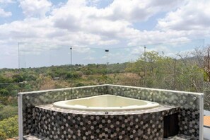 Baignoire à remous extérieure