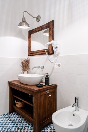 Shower, bidet - Penthouse with mountain view (Agerola)