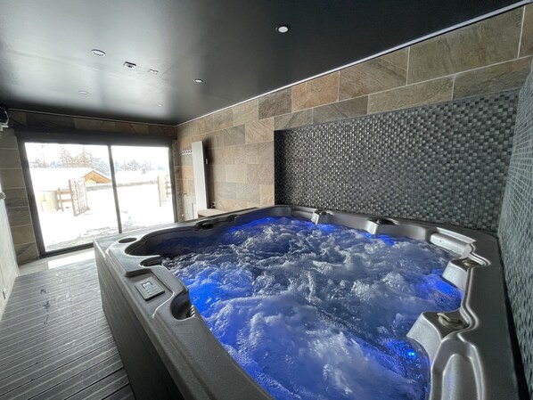 Interior - COSY CHALET with SPA Jacuzzi, Hammam and Sauna! (Les Orres 1650)