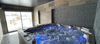 COSY CHALET with SPA Jacuzzi, Hammam and Sauna!