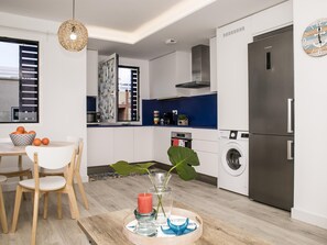 Fridge, microwave, oven, coffee/tea maker