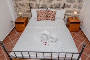 4 bedrooms, iron/ironing board, travel cot, free WiFi