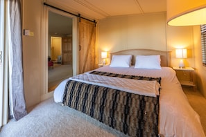 2 camere, una scrivania, Wi-Fi gratuito, lenzuola