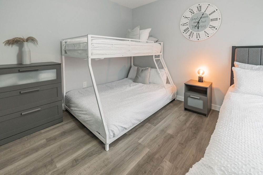 Poconos Chalet minutes from Camelback & Kalahari Mount Pocono Vrbo