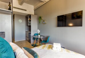 Apartment (1 Bedroom) | 1 bedroom, iron/ironing board, free WiFi - One Thibault Square 1517 by CTHA (Cape Town)