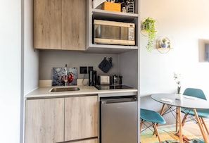 アパートメント (1 Bedroom) | 専用簡易キッチン | 小型冷蔵庫、電子レンジ、コンロ、トースター