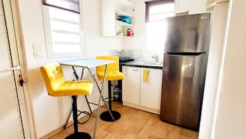 Fridge, microwave, coffee/tea maker, highchair