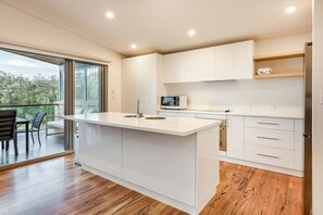 Interior - DREAMY BEACHSIDE ESCAPE OFFERING SPARKLING OCEAN VIEWS (Quindalup)