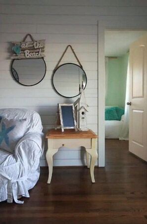 3 bedrooms, desk, free WiFi, bed sheets