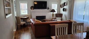 Gorgeous mountain views in Page Valley. Perfect for hikers  bikers and kayakers.