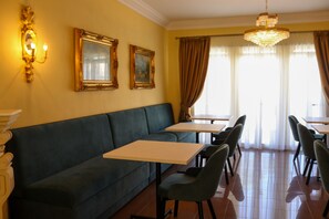 Ferdiglaget frokost er inkludert hver dag