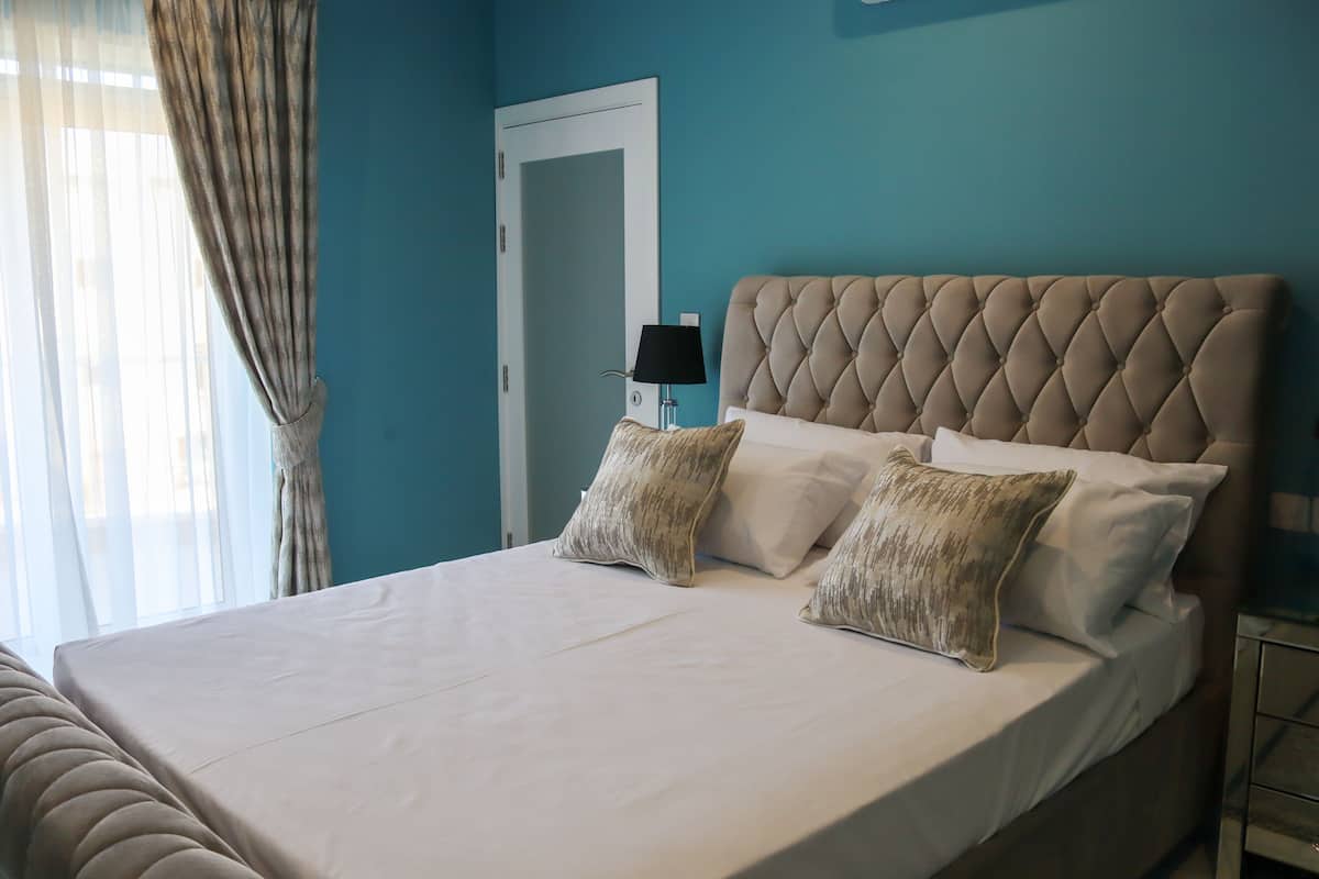 Superior Room, Terrace, City View | Individually decorated, individually furnished, desk, laptop workspace