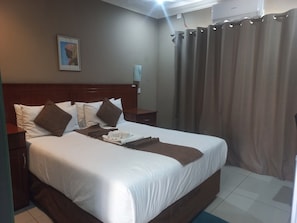 Standard Double Room | Individually decorated, individually furnished, desk, laptop workspace - ShakeVille Guest House (Shakawe)