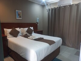 Decoración personalizada, muebles diferentes y escritorio