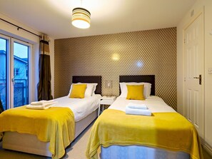 4 Schlafzimmer, Bügeleisen/Bügelbrett, kostenloses WLAN, Bettwäsche