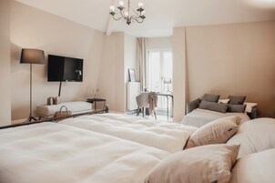 Ropa de cama de alta calidad y minibar con artículos gratuitos 