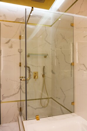 Dormitorio condiviso familiare | Bagno