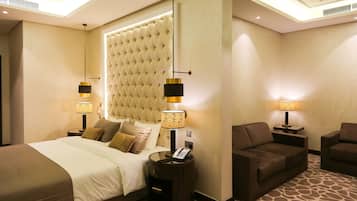 Standard Studio | Laptop workspace, free WiFi, bed sheets