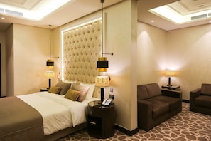 Standard Studio | Laptop workspace, free WiFi, bed sheets - The B Premiere Hotel (Doha)