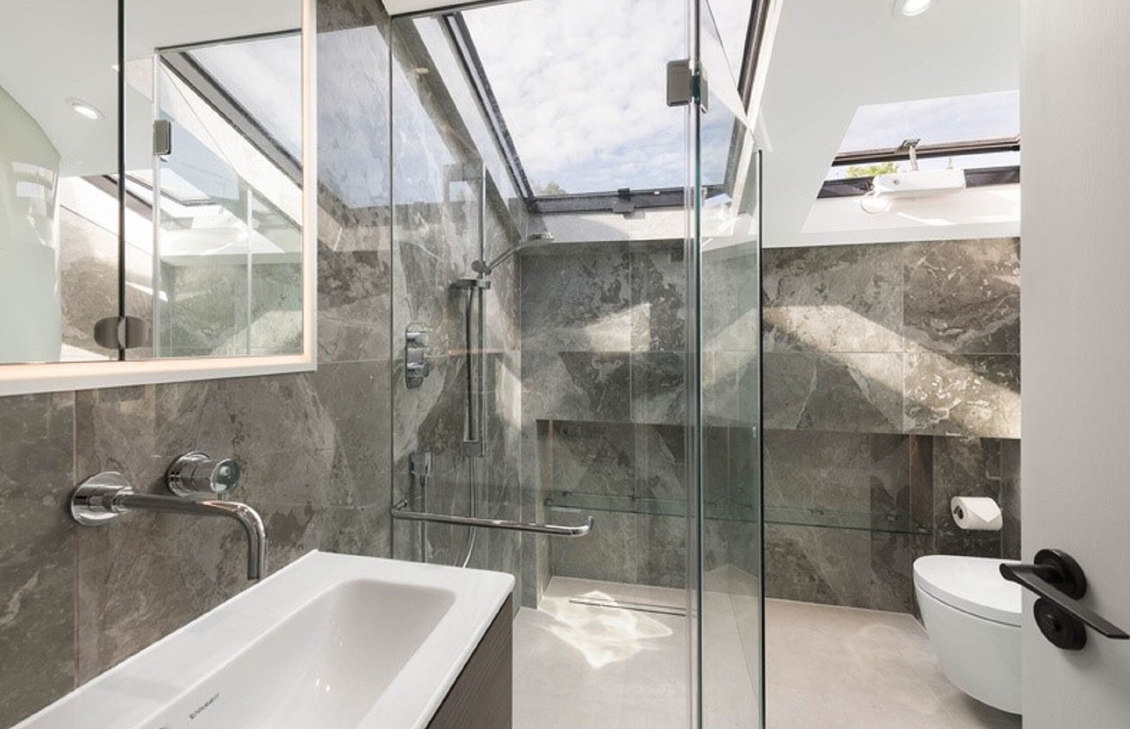 Shower, towels