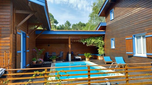 Villa wood swimming pool and quiet 10km beach 5km lakes