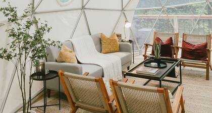 "Home Sweet Dome" MODERN TREEHOUSE STAY w/ Hot Tub