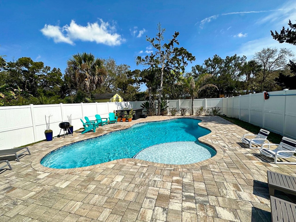 Photo 20 of Pool & Hot Tub Home