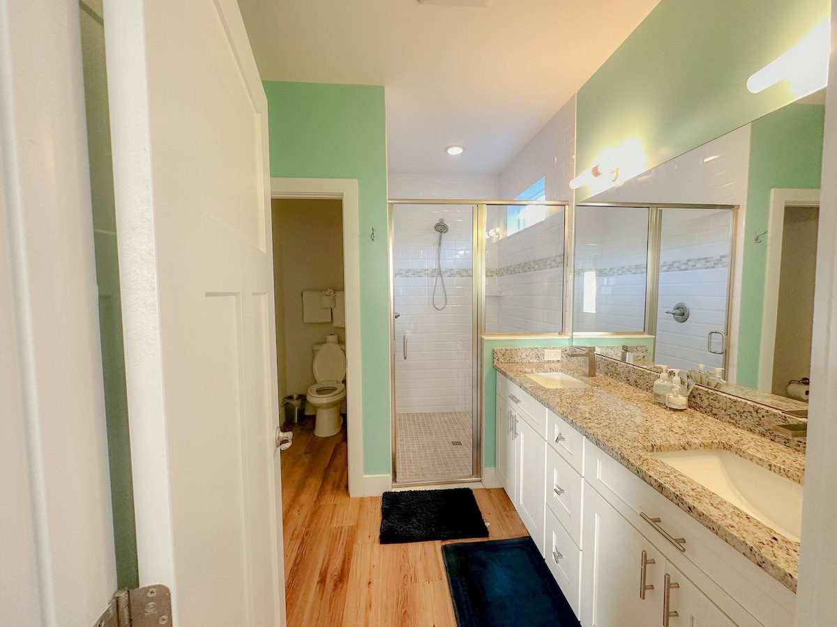 Photo 11 of Pool & Hot Tub Home