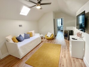 3 bedrooms, iron/ironing board, free WiFi, bed sheets - Pool & Hot Tub Home (St. Augustine)