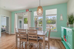 Dining - Pool & Hot Tub Home (St. Augustine)