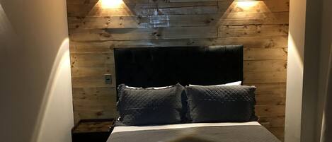 Basic Double Room | Free WiFi, bed sheets