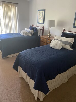 2 habitaciones, tabla de planchar con plancha, wifi y ropa de cama
