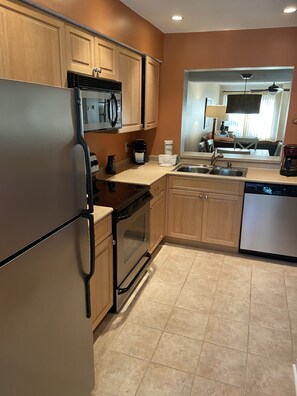 Fridge, microwave, oven, stovetop - Great location with walking distance to beach, great pool and tennis on site  (Hilton Head Island)