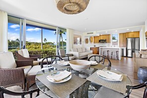 Interior - NEWEST! California Coastal Inspired in Maui 2 BR (Kaanapali)