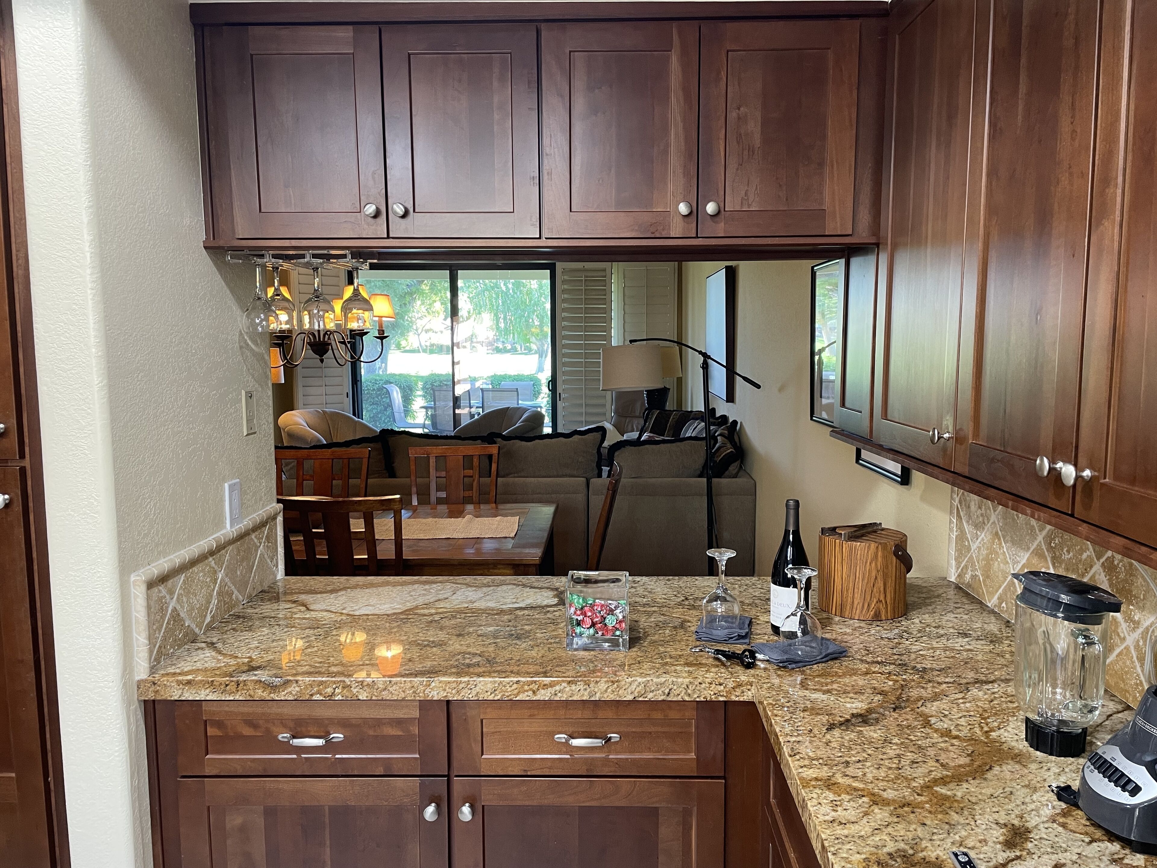 المنشأة من الداخل