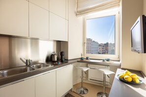 Mikrowelle, Ofen, Herdplatte, Geschirrspüler