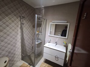 Toilet paper - Bel apparte attractif el mesk ain zagouen (Tunis)